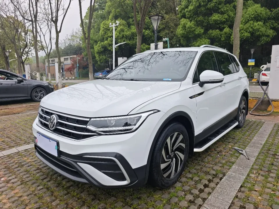 Volkswagen Tayron Tanyue 2022 280TSI 2WD Luxury Smart Edition 2022 — фото 1, купить с доставкой в Москву