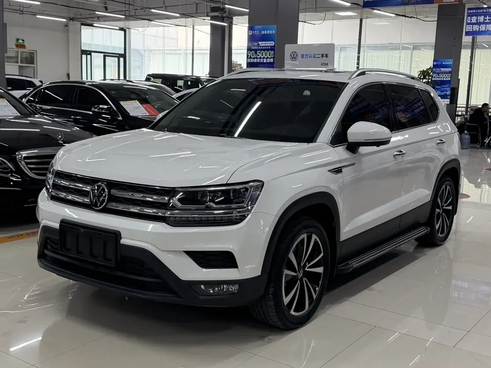 Volkswagen Tharu Tharu 2022 280TSI 2WD Luxury Edition 2023 — photo 1, buy with delivery to Moscow