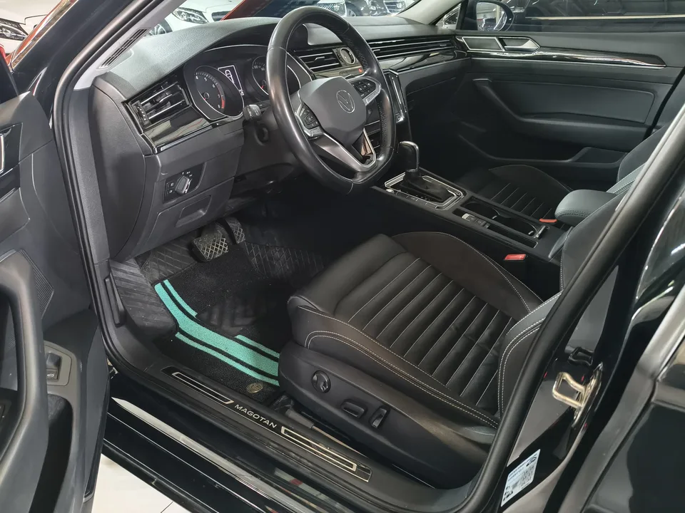 Volkswagen Magotan 330TSI DSG 30th Anniversary Edition 2022 — миниатюра 4