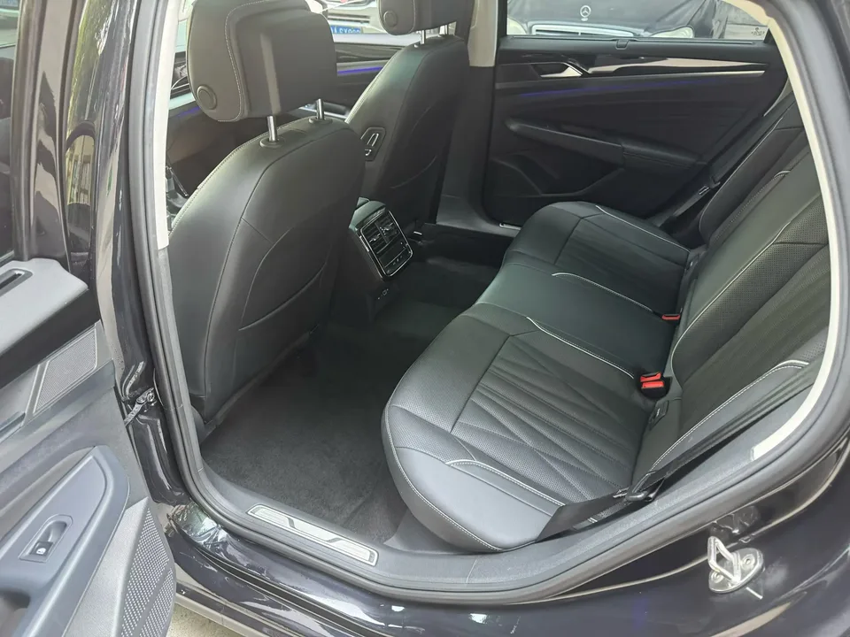 Volkswagen Passat Passat 2022 330TSI Deluxe Edition 2022 — миниатюра 3