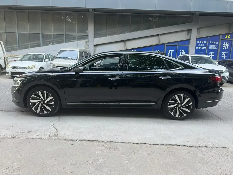 Volkswagen Passat Passat 2022 330TSI Deluxe Edition 2022 — миниатюра 4
