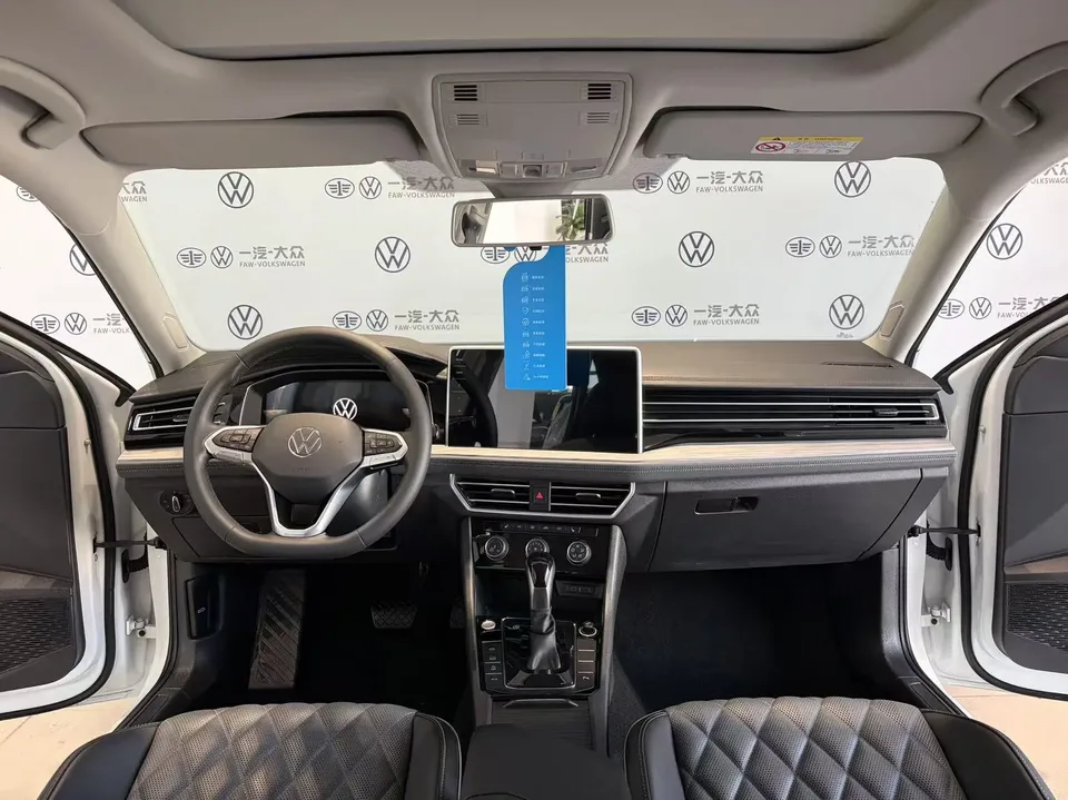 Volkswagen Sagitar 2023 Sagitar 300TSI DSG Beyond Edition 2023 — миниатюра 4