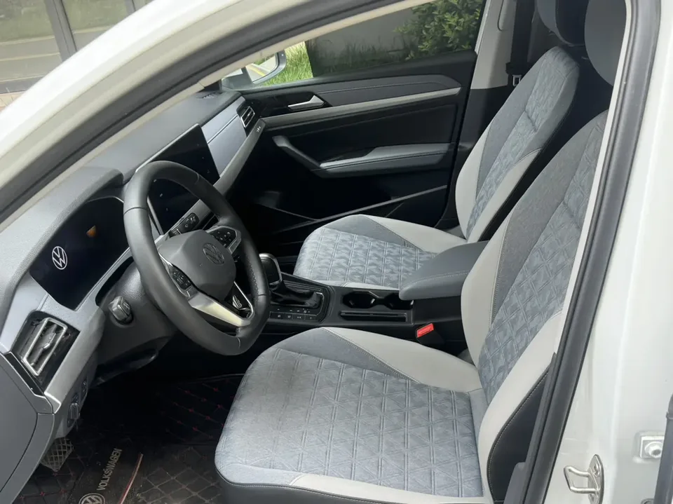 Volkswagen Lavida 300TSI DSG Full Edition 2023 — миниатюра 5