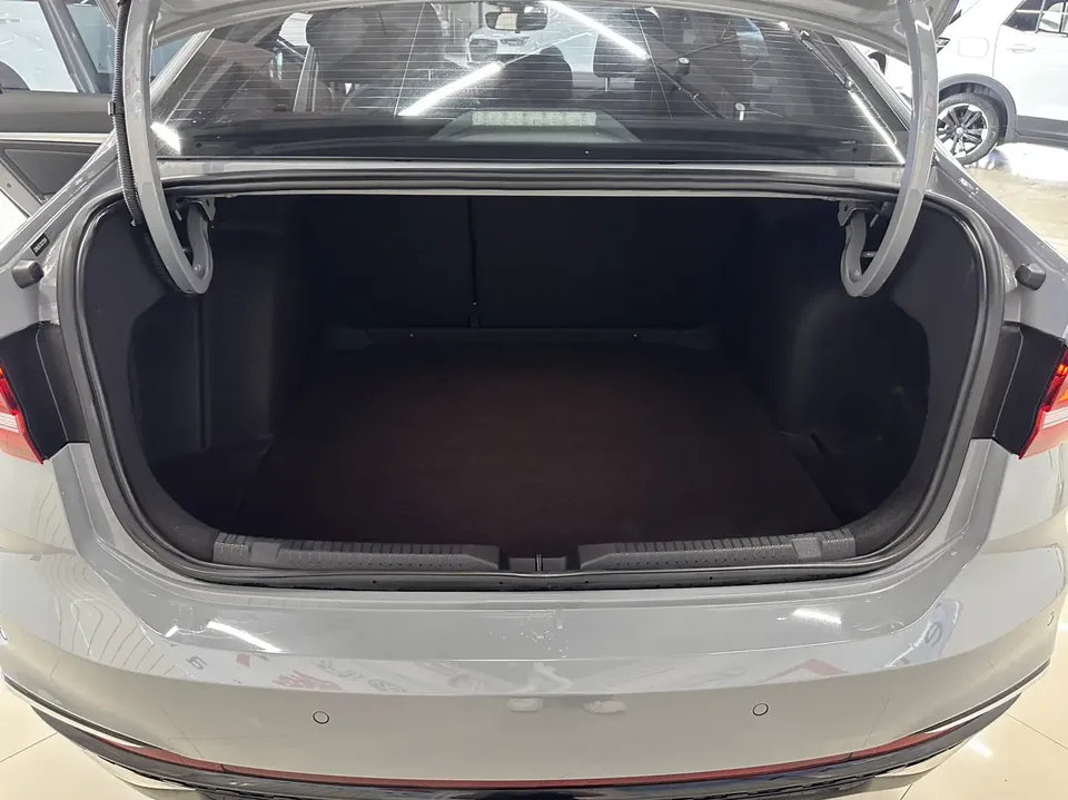 Volkswagen Lavida Lavida 2023 280TSI DSG Starry Sky Forever Edition 2022 — миниатюра 5