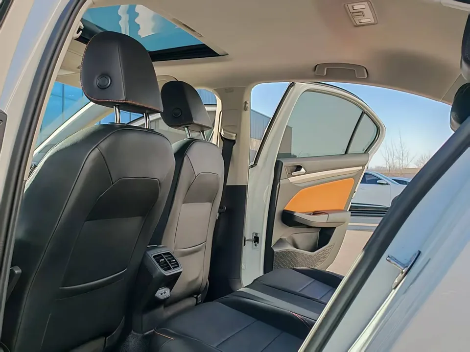 Volkswagen Bora Bora 2023 200TSI DSG Smart Edition 2024 — миниатюра 4