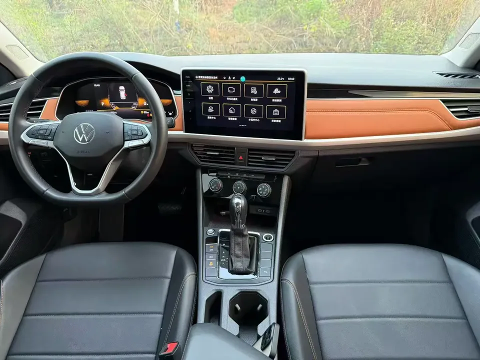 Volkswagen Bora Bora 2025 200TSI DSG Joy Travel Navigation Edition 2024 — миниатюра 4