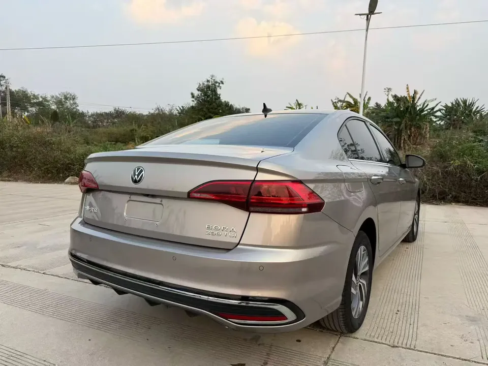 Volkswagen Bora Bora 2025 200TSI DSG Joy Travel Navigation Edition 2024 — миниатюра 5