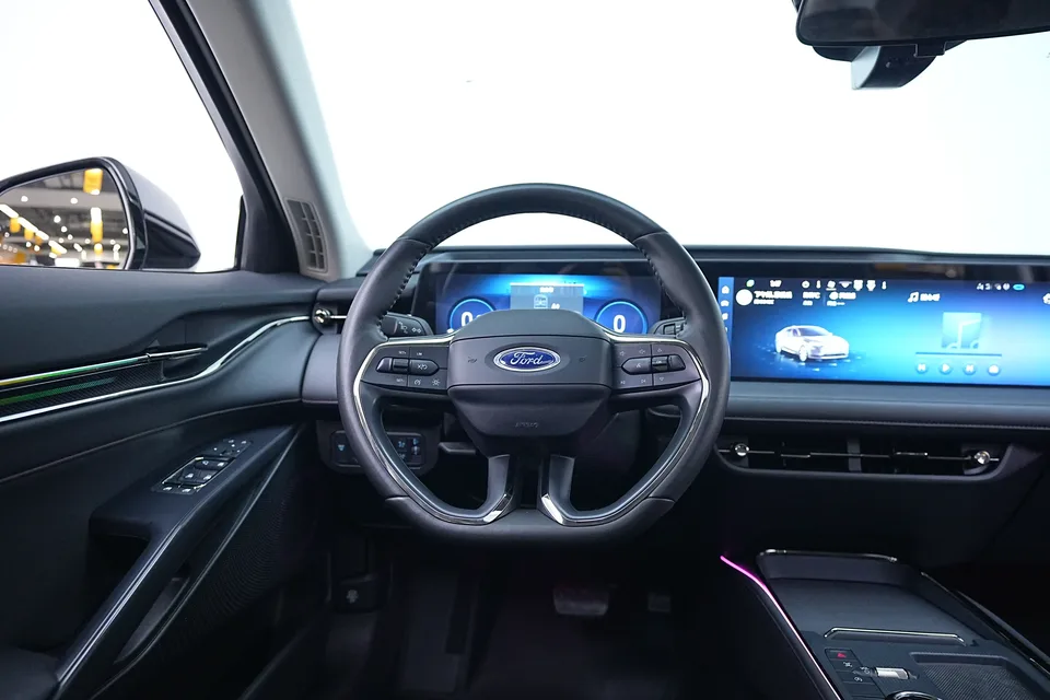 Ford Mondeo facelift EcoBoost 245 luxury model 2024 — миниатюра 2