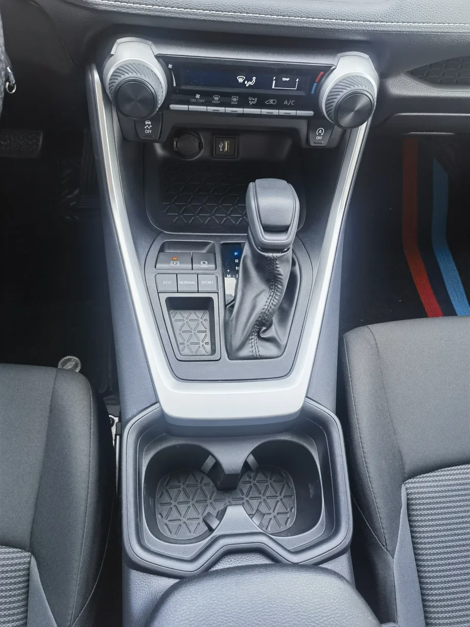 Toyota Willanda 2.0L 2WD Leading Edition 2024 — миниатюра 4