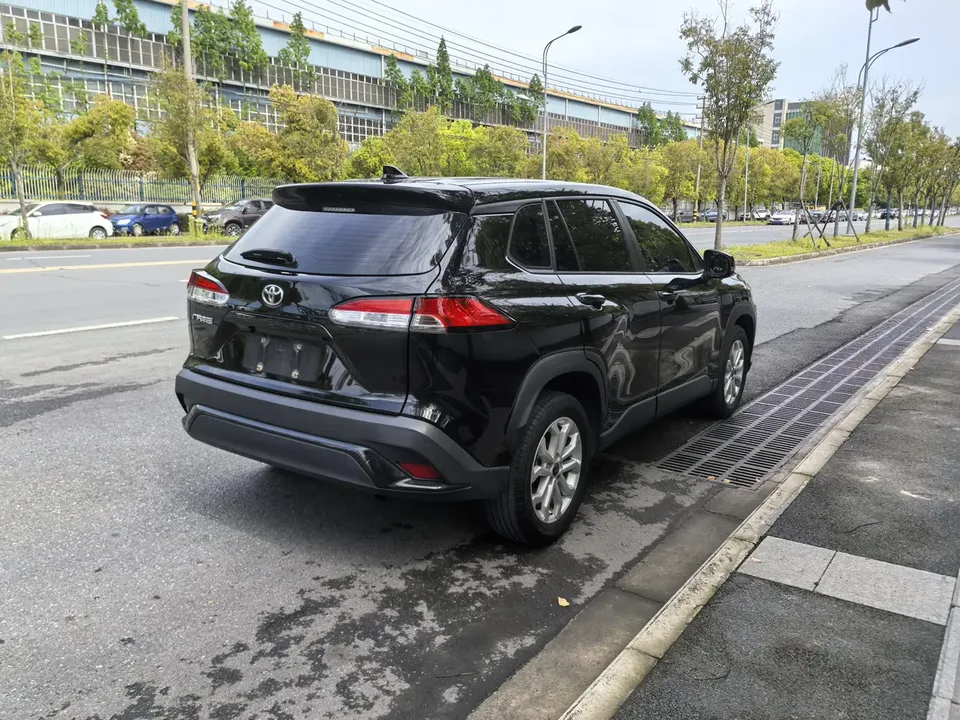 Toyota Frontlander 2.0L CVT Elite Edition 2023 — миниатюра 2