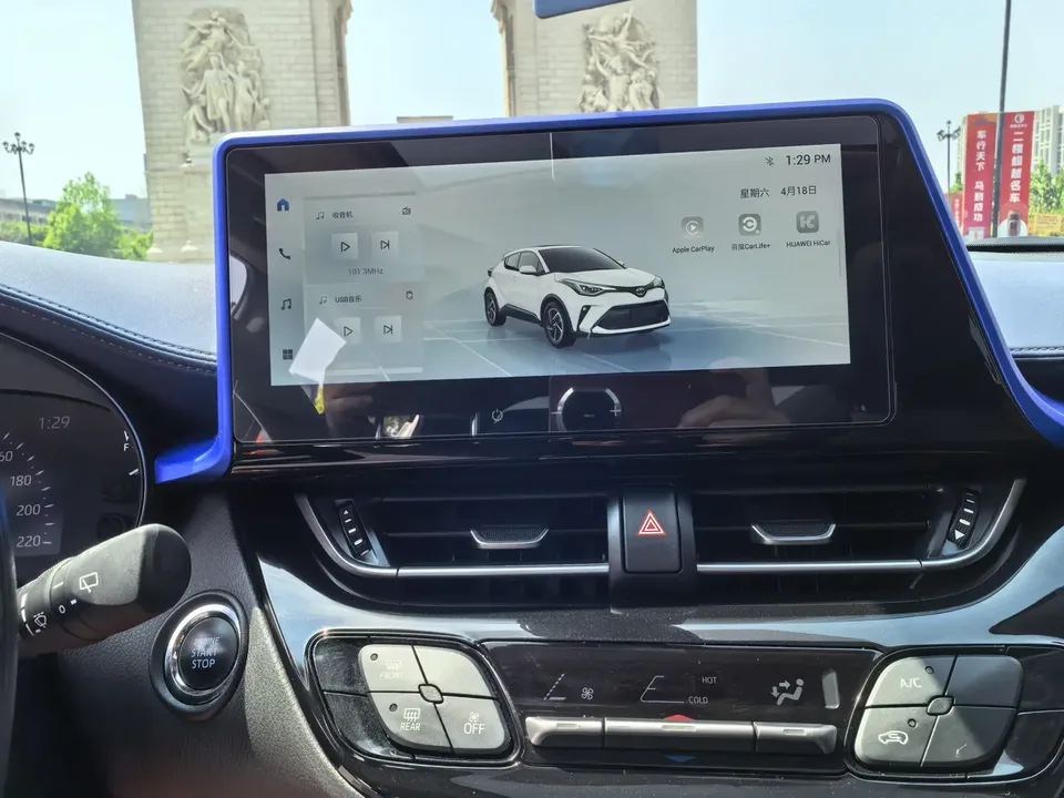 Toyota C-HR 2.0L Comfort Edition 2023 — миниатюра 3