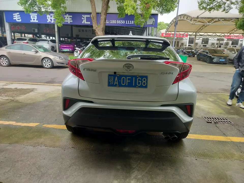 Toyota C-HR 2.0L Comfort Edition 2022 — миниатюра 2