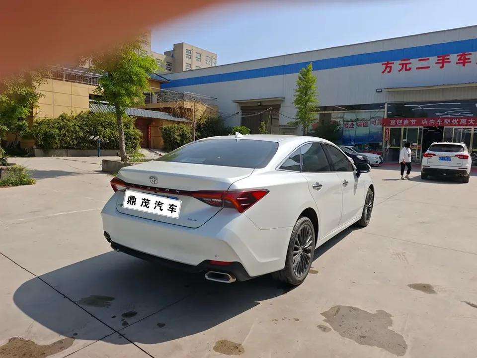 Toyota Avalon Avalon 2.0L XLE Premium Edition 2022 — миниатюра 4