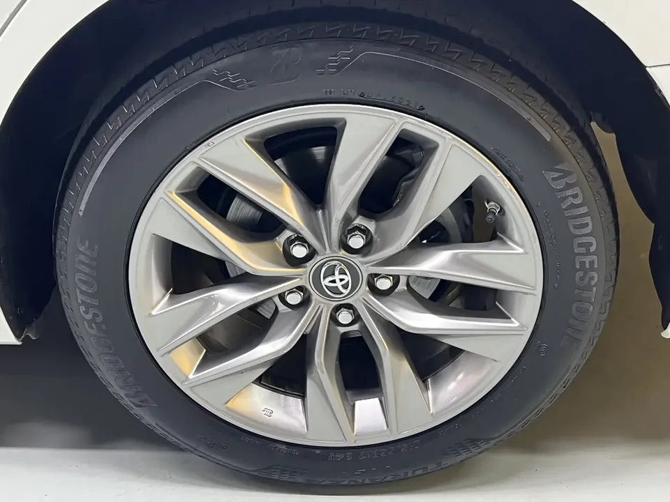 Toyota Avalon 2.0L Enterprising Edition 2022 — миниатюра 3