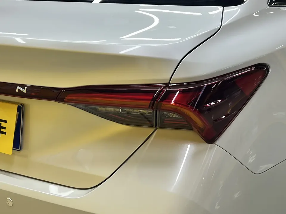 Toyota Avalon 2.0L Enterprising Edition 2022 — миниатюра 4