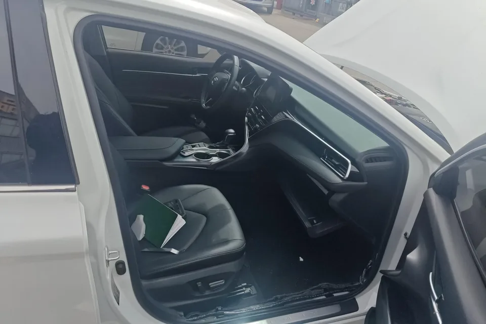 Toyota Camry 2.0G Deluxe Edition 2022 — миниатюра 3