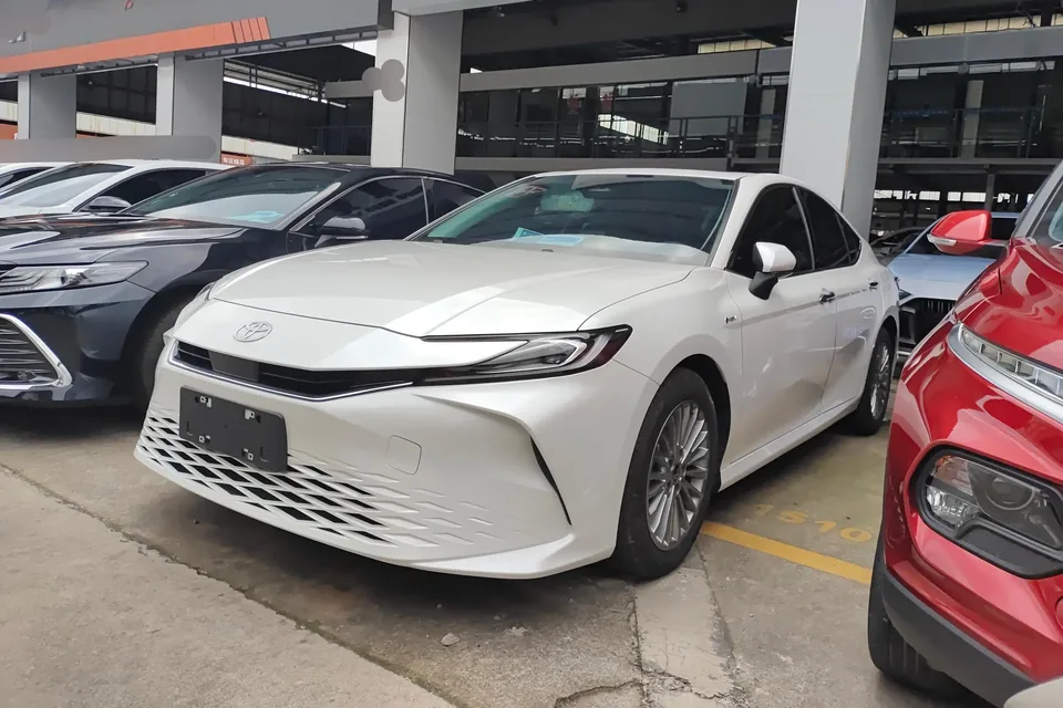Toyota Camry 2025