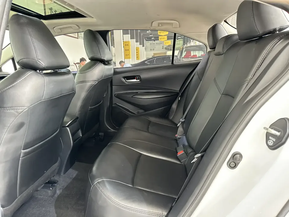 Toyota Corolla 1.2T S-CVT Elite PLUS Edition 2022 — миниатюра 4
