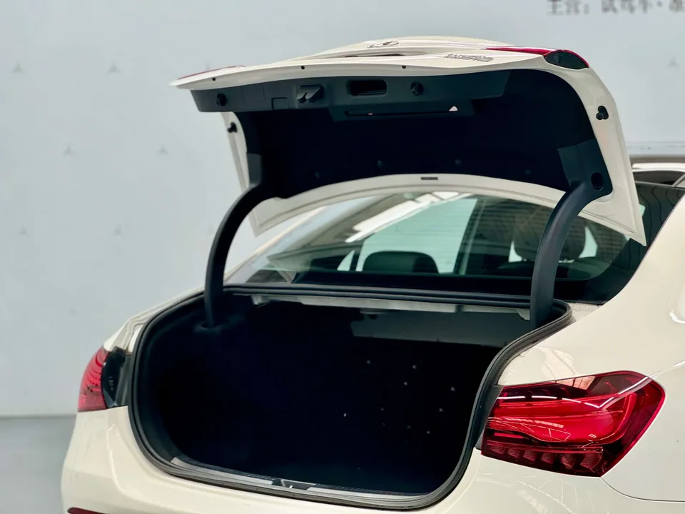 Mercedes-Benz Mercedes Benz A Class Mercedes-Benz A-Class 2024 facelift A 200 L fashion version 2023 — миниатюра 3