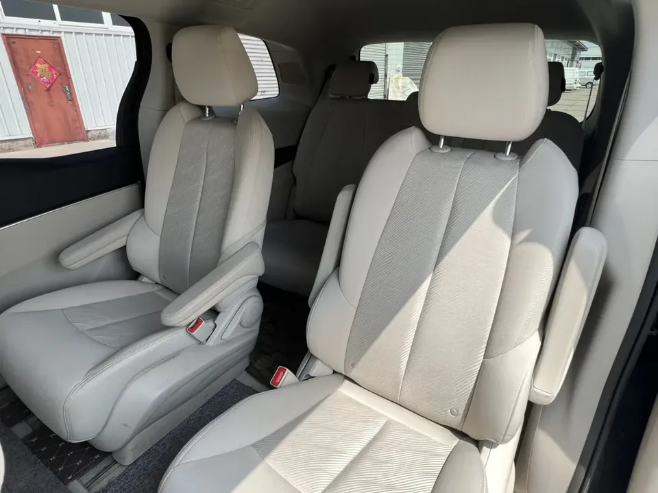 Buick GL8 Buick GL8 2021 Land Business Class 652T Comfort Edition 2022 — миниатюра 3