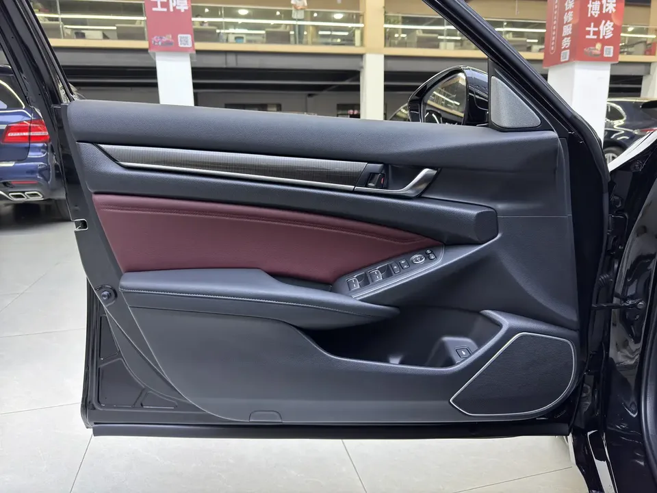 Honda Accord 2022 Accord 260TURBO Fantasy Night Premium Edition 2022 — миниатюра 2
