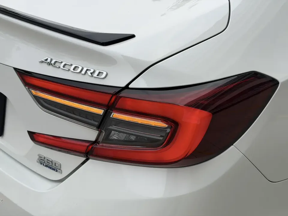 Honda Accord 2022 Accord 260TURBO Fantasy Night Premium Edition 2022 — миниатюра 3