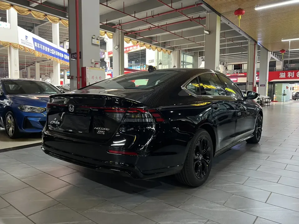 Honda Accord Accord 2025 Sharp T-Motion 260TURBO Comfort Edition 2026 — миниатюра 4