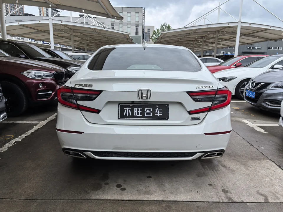 Honda Accord Accord 2022 260TURBO Deluxe Edition 2022 — миниатюра 2
