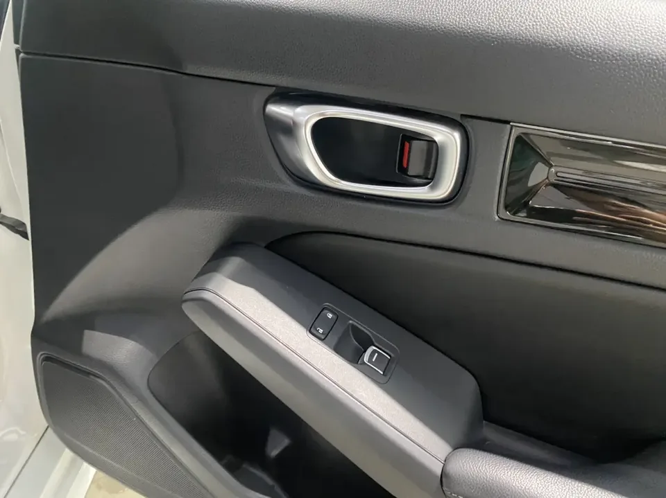 Honda CIVIC 2022 Civic 240TURBO CVT Ignition Edition 2023 — миниатюра 5