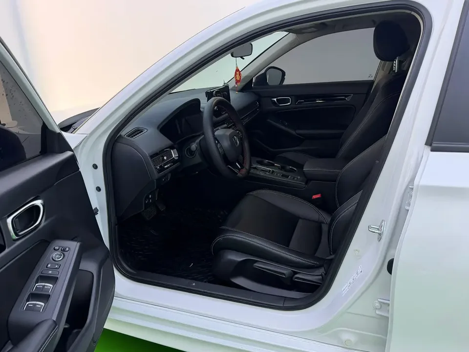 Honda CIVIC Civic 240TURBO CVT Dynamic C-position Customer Special Edition 2023 — миниатюра 5