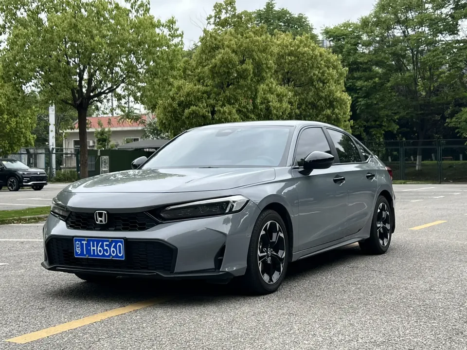 Honda CIVIC 2025