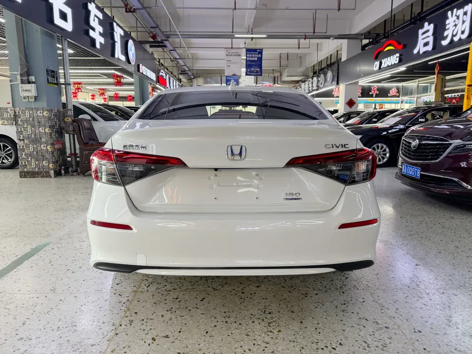 Honda CIVIC 2022 Civic 180TURBO CVT Sport Edition 2022 — миниатюра 2