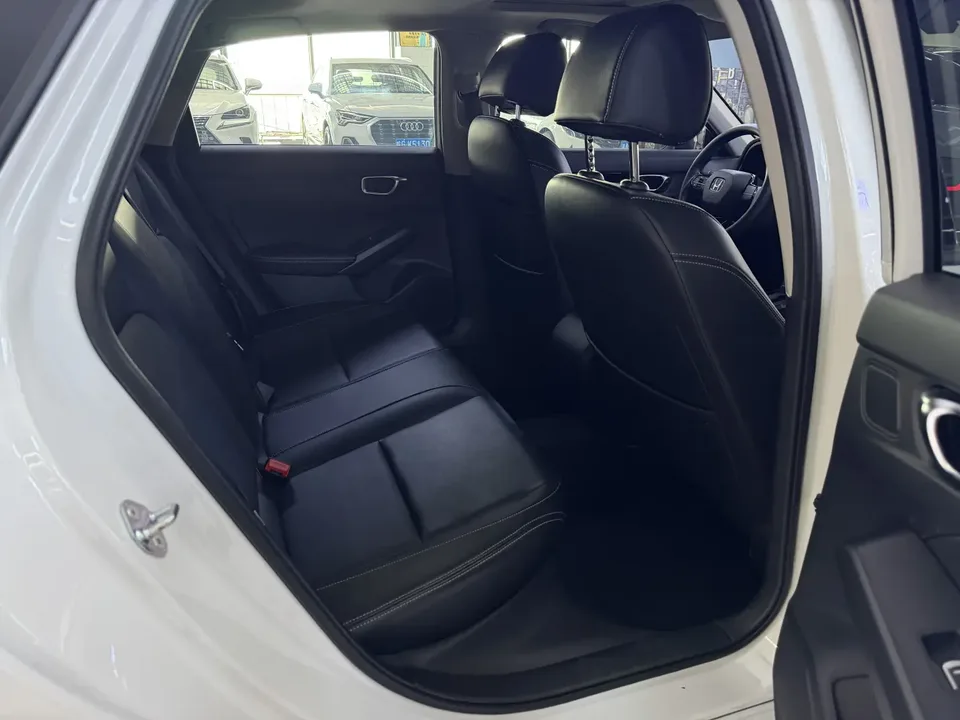 Honda CIVIC 2022 Civic 180TURBO CVT Sport Edition 2022 — миниатюра 5