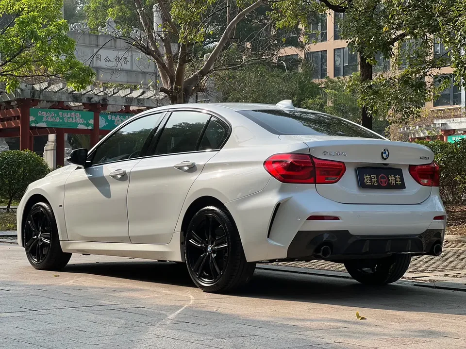 BMW 1 Series BMW 1 Series 2023 125i M Sport Night Edition 2023 — миниатюра 2