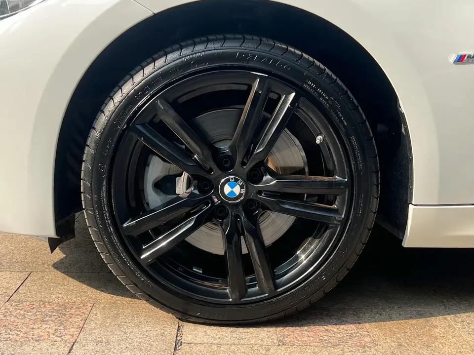 BMW 1 Series BMW 1 Series 2023 125i M Sport Night Edition 2023 — миниатюра 3