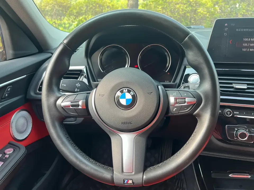 BMW 1 Series BMW 1 Series 2023 125i M Sport Night Edition 2023 — миниатюра 4