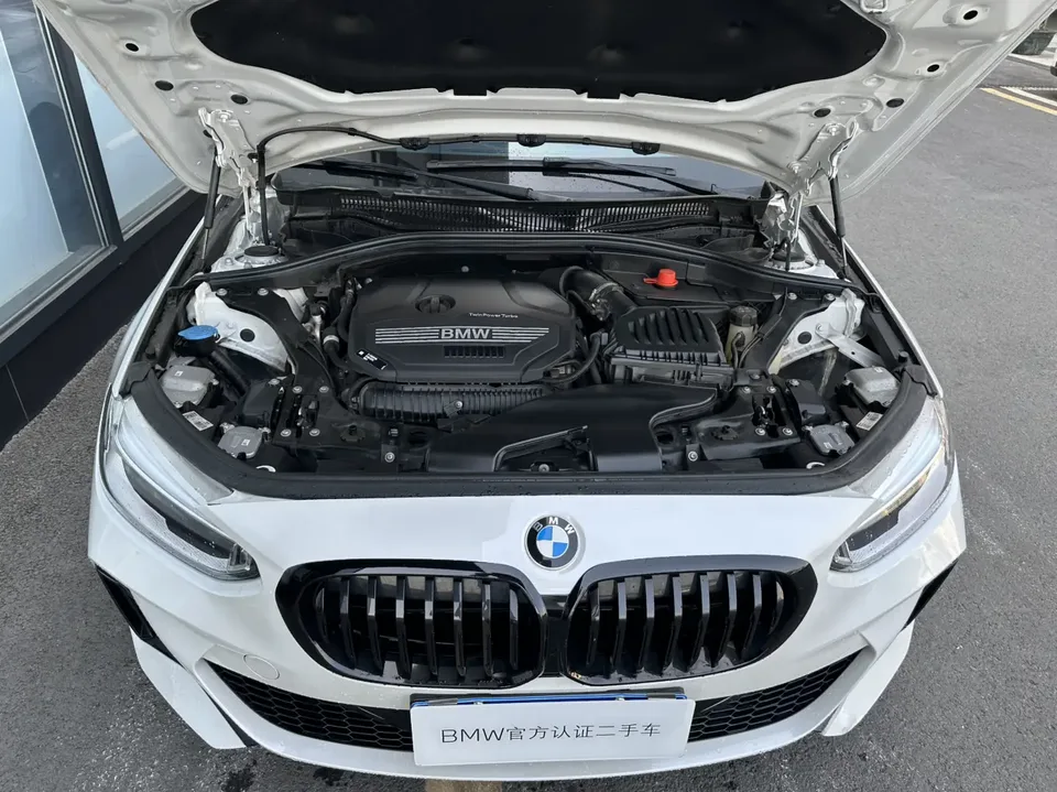 BMW 1 Series BMW 1 Series 2023 125i M Sport Night Edition 2023 — миниатюра 2