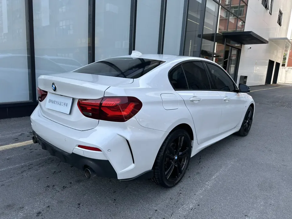 BMW 1 Series BMW 1 Series 2023 125i M Sport Night Edition 2023 — миниатюра 4