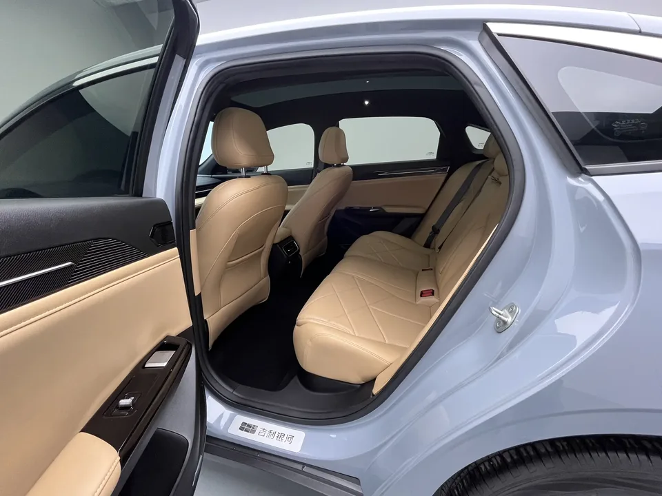 Geely Galaxy L6 1.5T DHT 125km MAX 2024 — миниатюра 3
