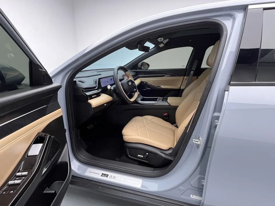 Geely Galaxy L6 1.5T DHT 125km MAX 2024 — миниатюра 5