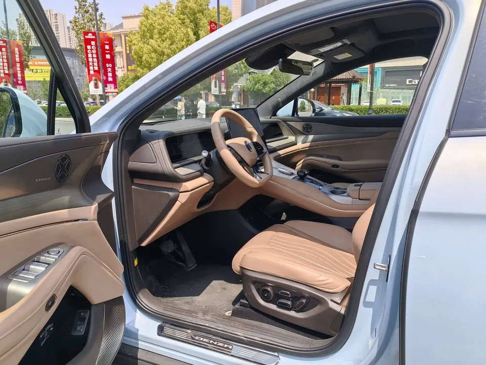 Denza N7 Denza N7 2024 630 4WD Intelligent Driving Max Edition 2024 — thumbnail 4
