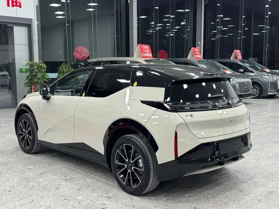 Zeekr X X 2025 ZEEKR X 2025 four-seat rear-wheel drive cube version 2024 — thumbnail 4
