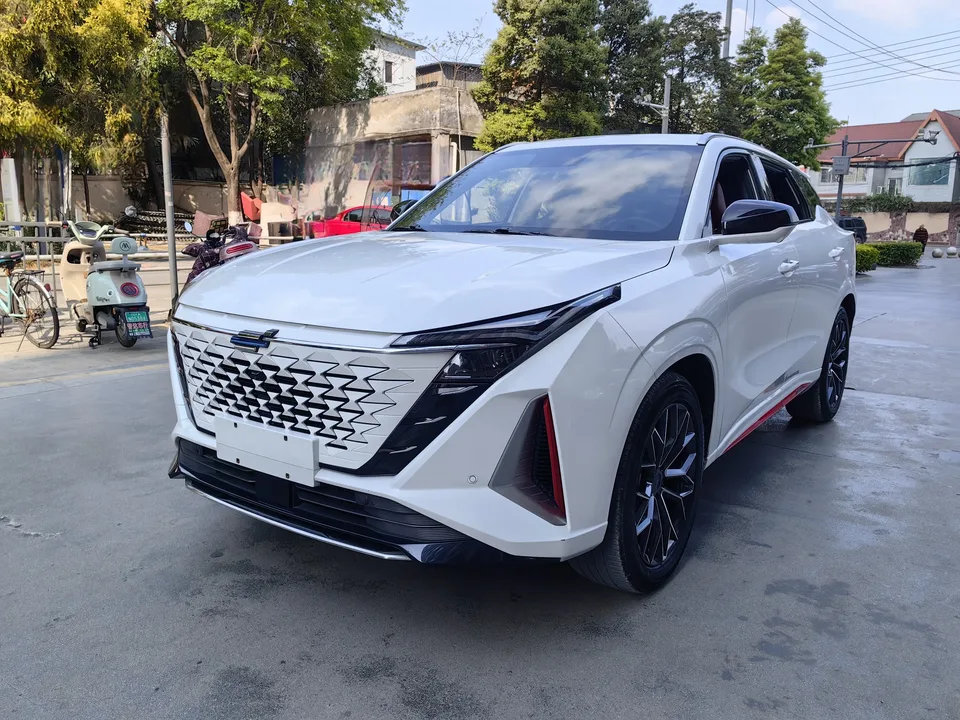 Oshan Changan Auchan Z6 Changan Auchan Z6 2023 Blue Whale 1.5T DCT Smart Cool 2024 — photo 1, buy with delivery to Moscow