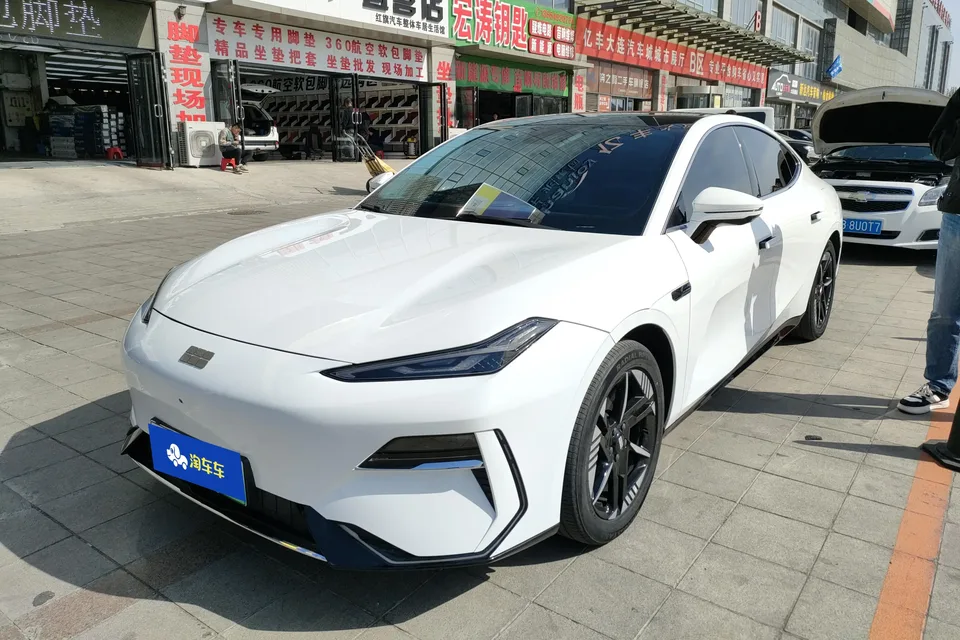 Geely Galaxy E8 2024
