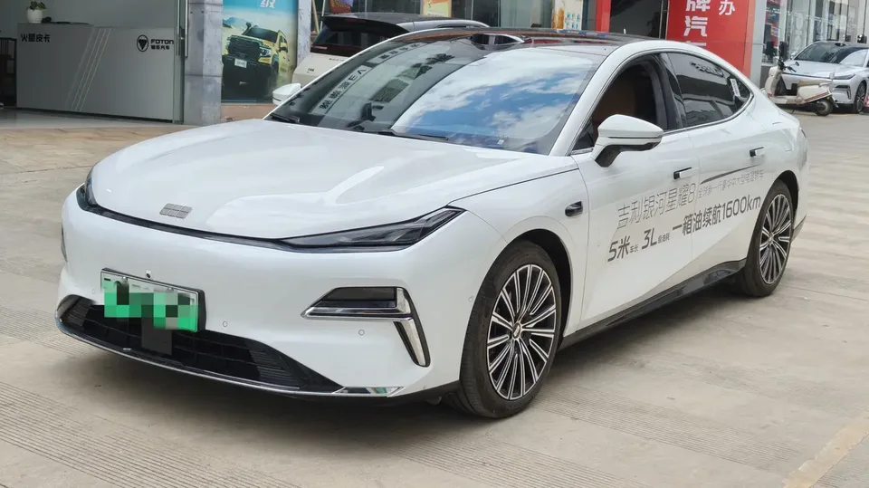 Geely Galaxy Star 8 PHEV 2025