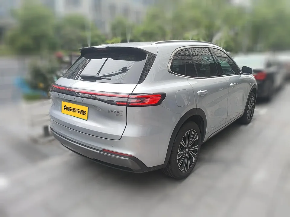 Geely Galaxy Starship 7 EM-i Galaxy Starship 7 EM-i 2025 120KM Pilot Edition 2025 — миниатюра 4