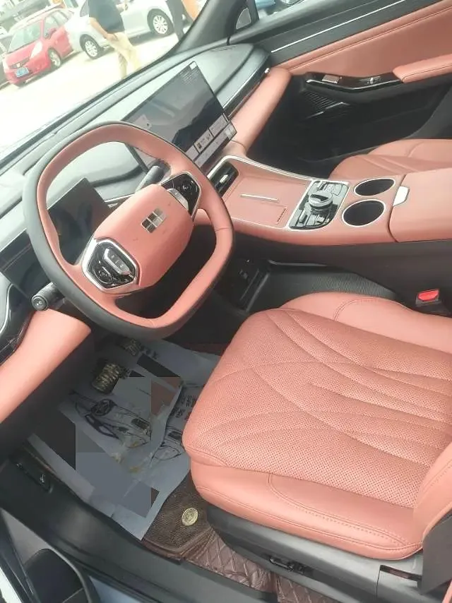 Geely Galaxy L6 1.5 EM-i DHT 140KM Starship Edition 2025 — миниатюра 3
