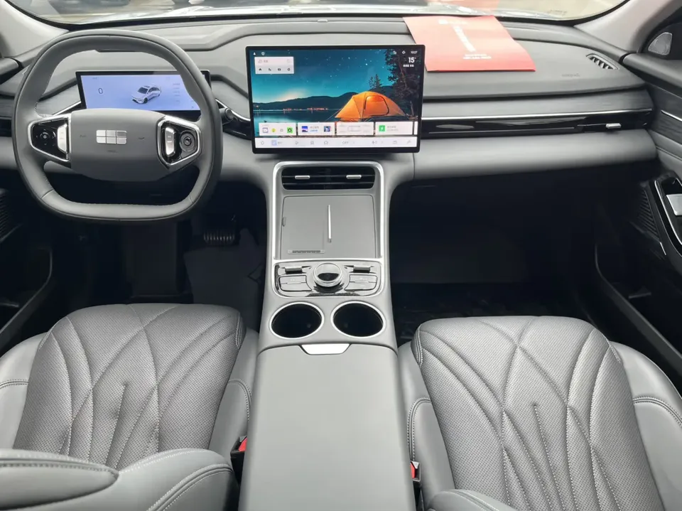 Geely Galaxy L6 1.5 EM-i DHT 140KM Starship Edition 2025 — миниатюра 5