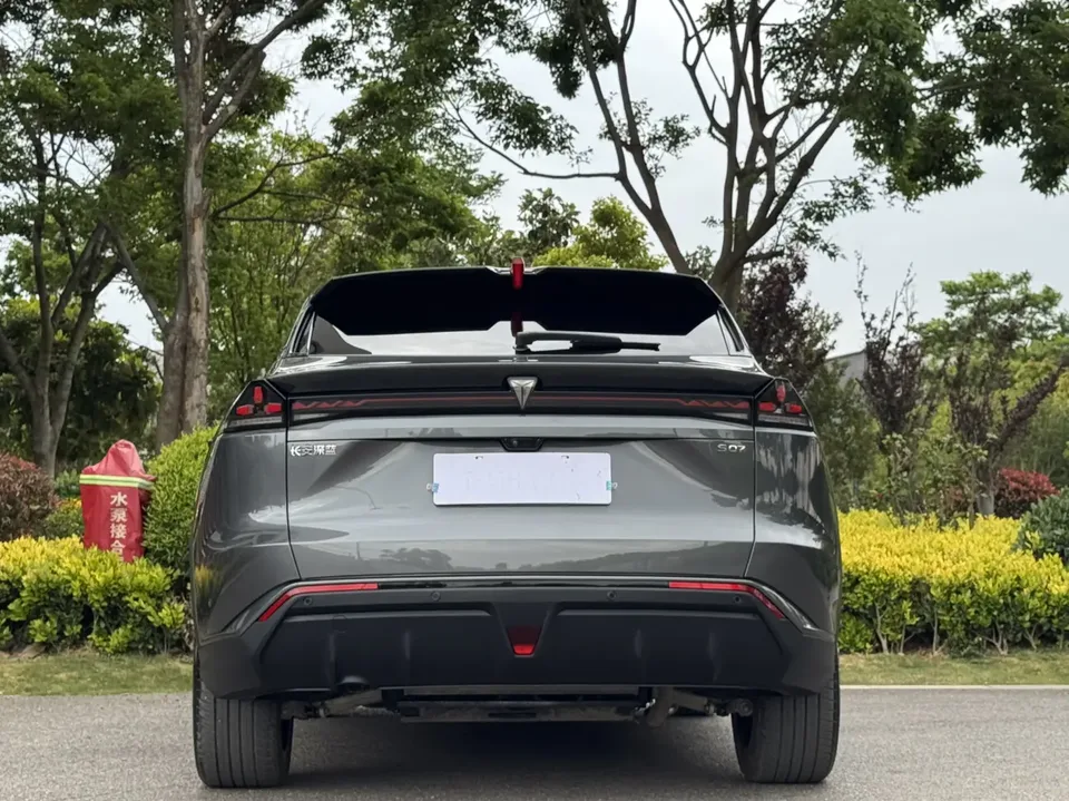 Deepal dark blue S07 215Max Qiankun Intelligent Driving ADS SE Extended Range Edition 2025 — миниатюра 2