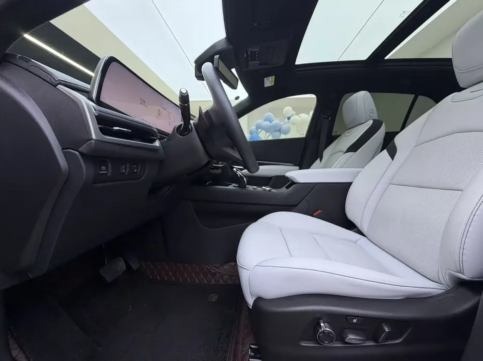 Cadillac XT4 Cadillac XT4 2024 28T 2WD Luxury 2024 — миниатюра 5